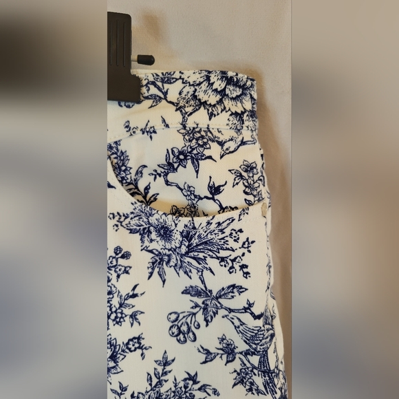 Talbot's women's size 12 Slim Ankle Jean - Picture 5 of 9